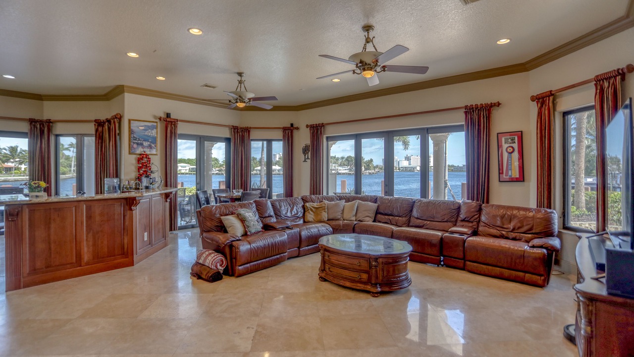 Photo of Livingroom in Pompano Isles