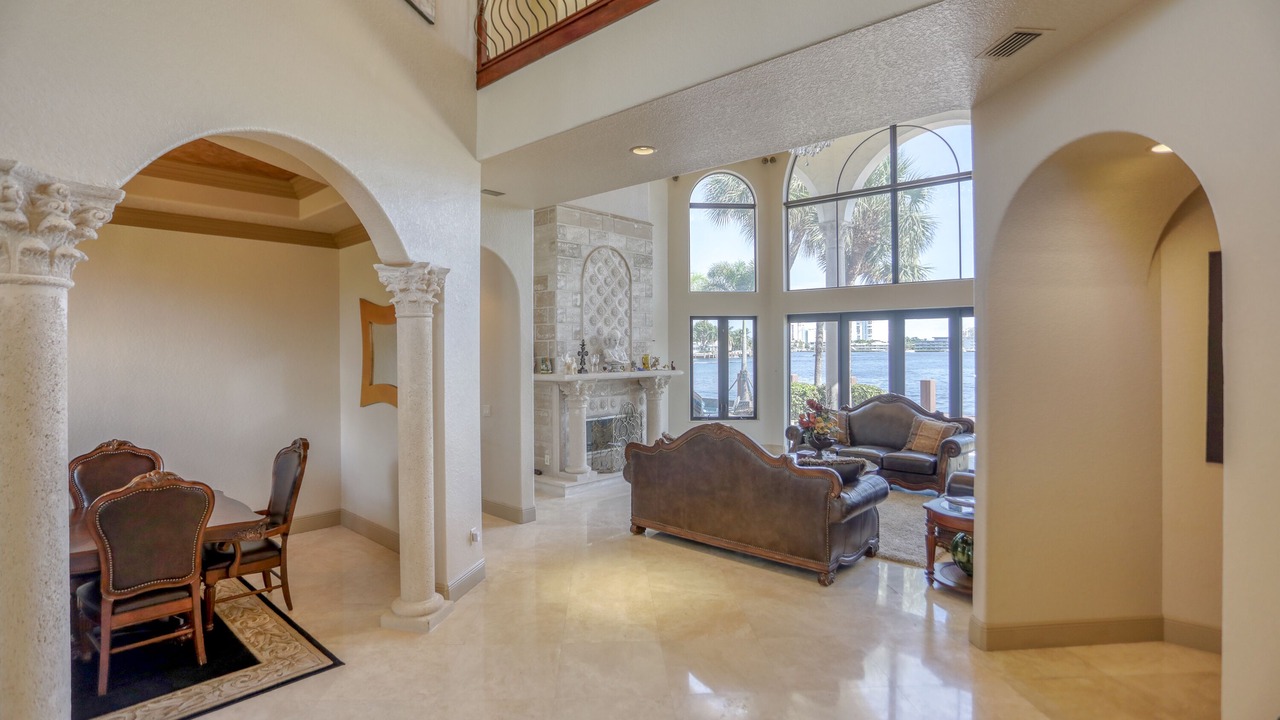 Photo of Livingroom in Pompano Isles