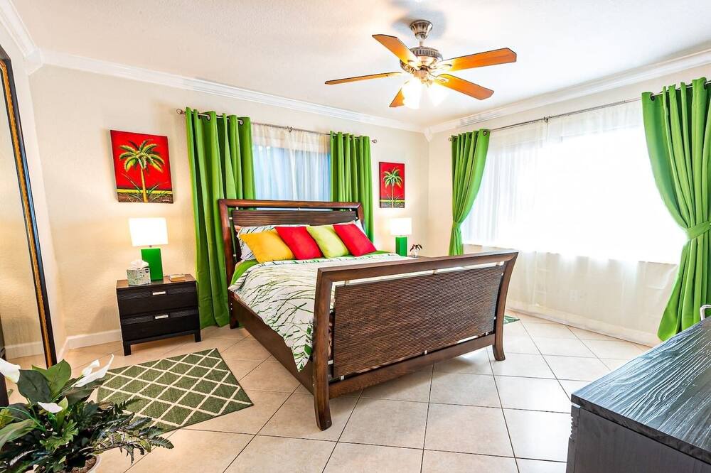 Photo of Bedroom in Lake Ridge