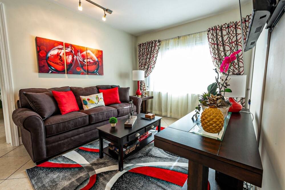 Photo of Livingroom in Lake Ridge
