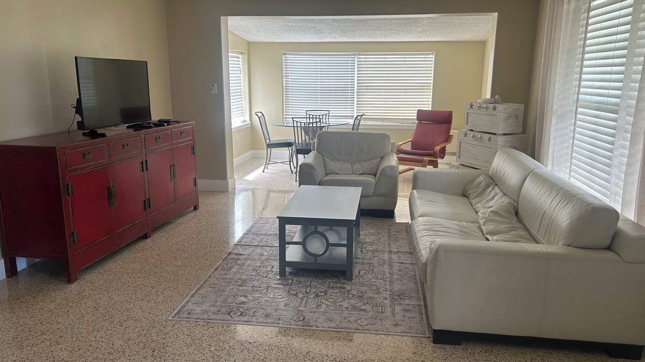 Photo of Livingroom in Bayshore Gardens