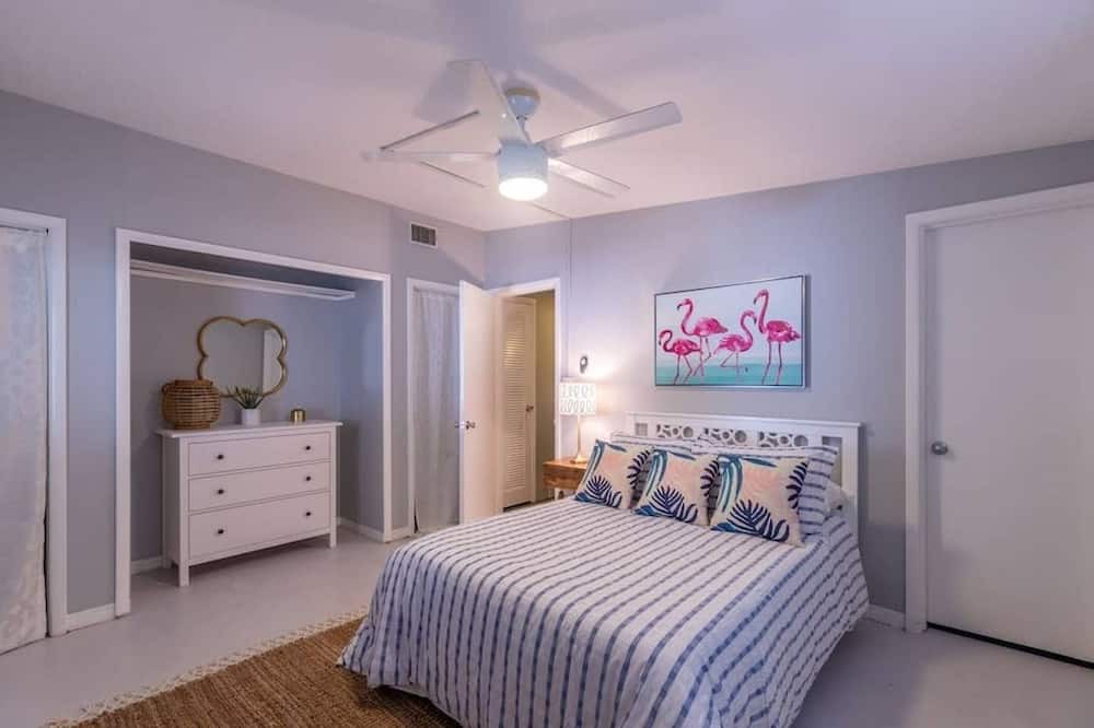 Photo of Bedroom in Redington Beach