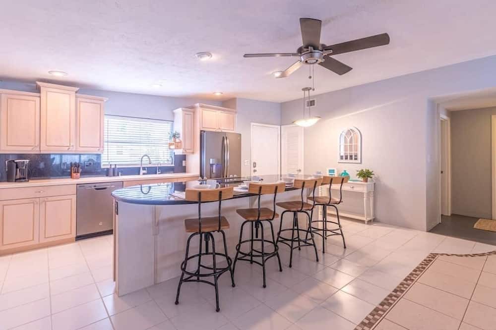 Photo of Kitchen in Redington Beach