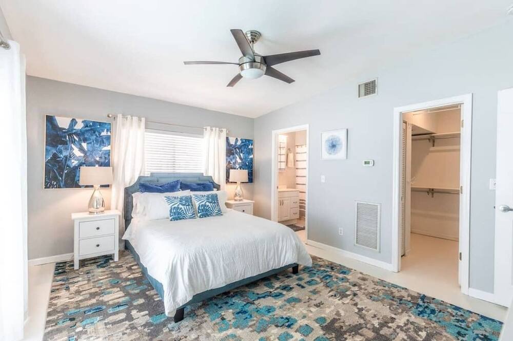 Photo of Bedroom in Redington Beach