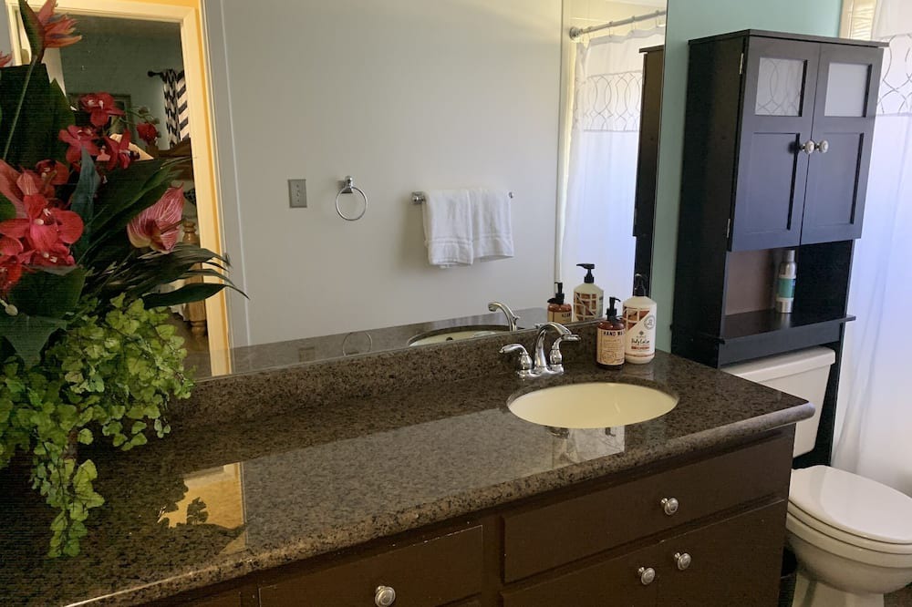 Photo of Bathroom in Forest Hills
