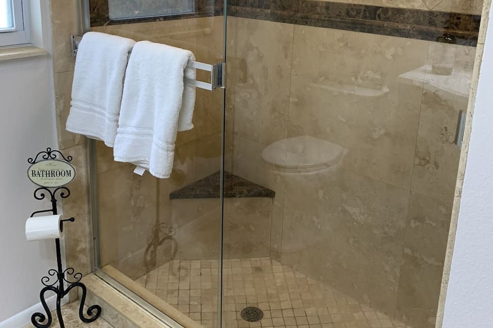 Photo of Bathroom in Forest Hills