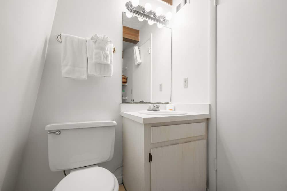 Photo of Bathroom in Painters Hill