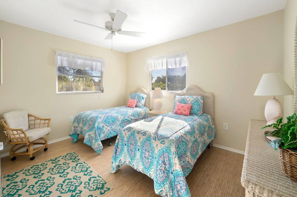 Photo of Bedroom in Venice Gardens