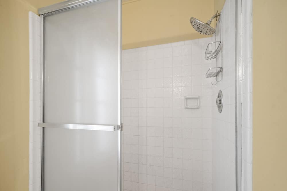 Photo of Bathroom in Venice Gardens
