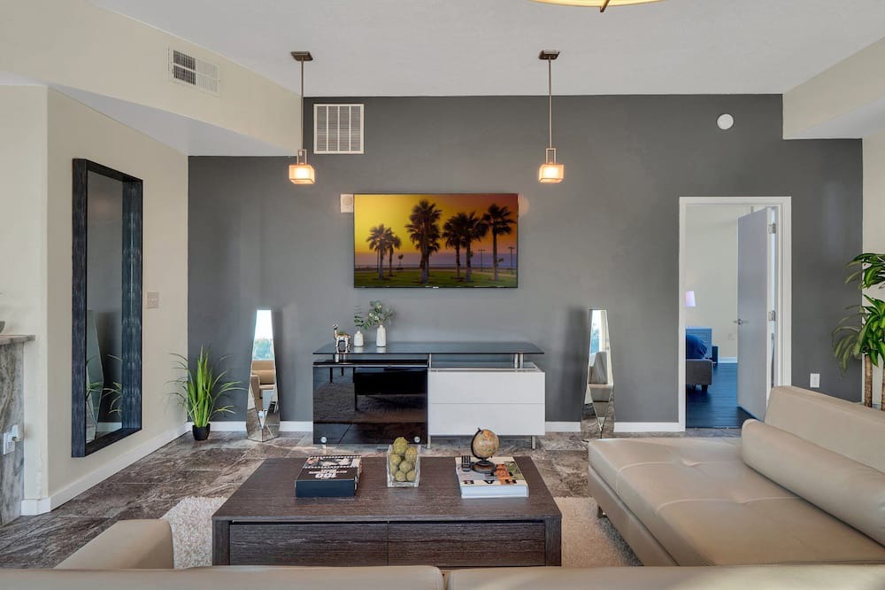 Photo of Livingroom in South Eola