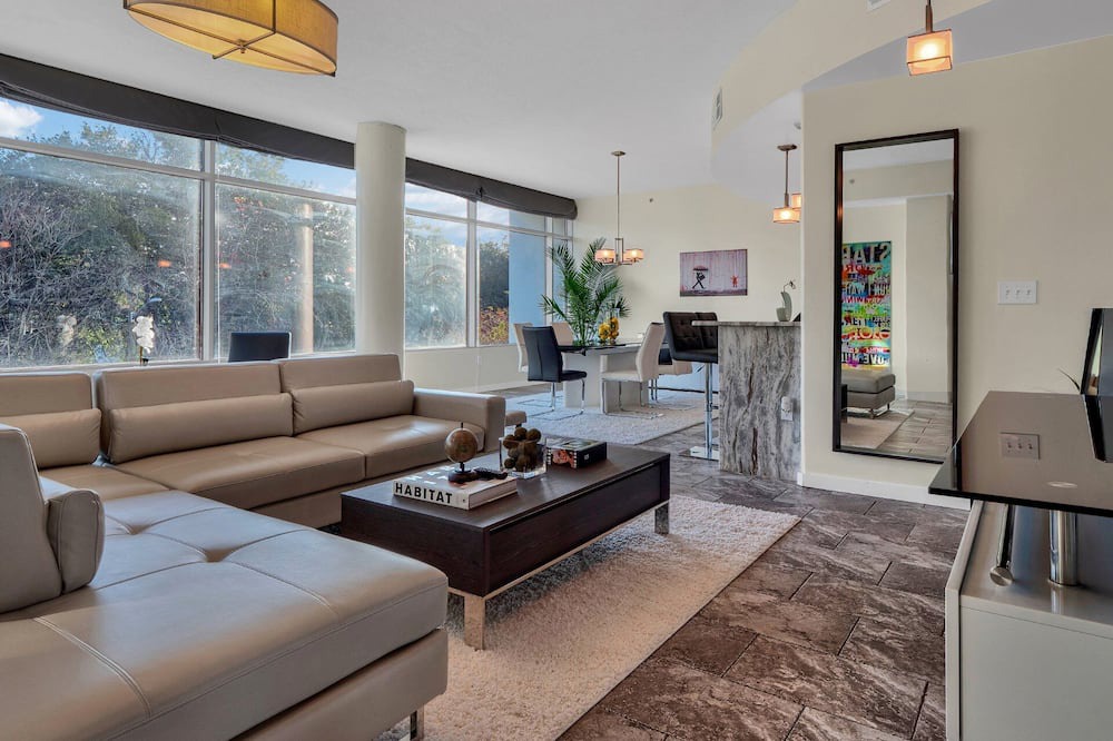 Photo of Livingroom in South Eola