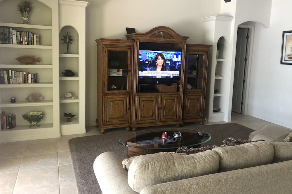 Photo of Livingroom in Fort Myers Shores