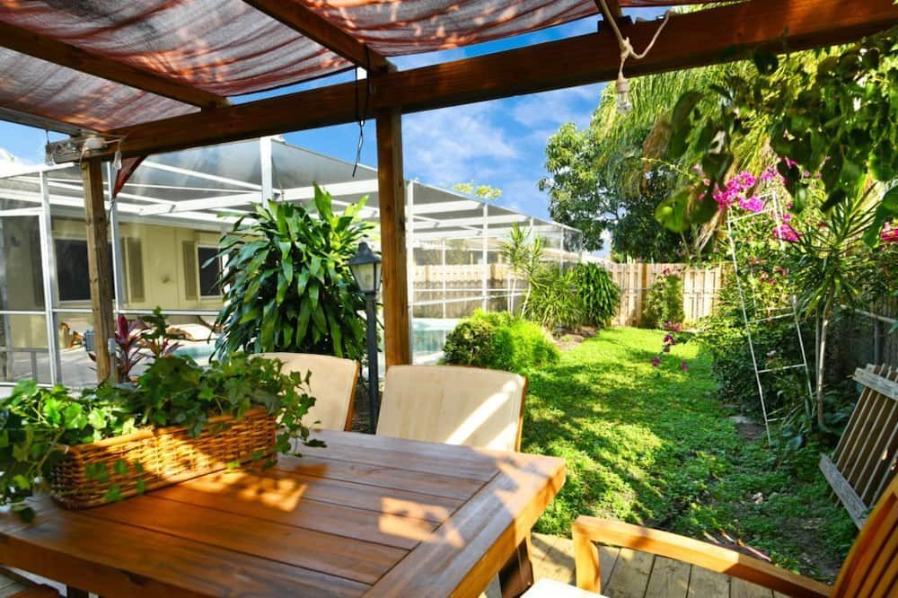 Photo of Patio Balcony in North Corals