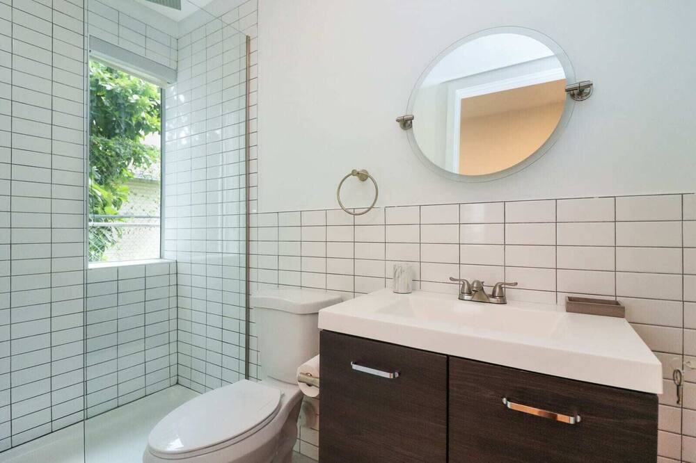 Photo of Bathroom in East Little Havana