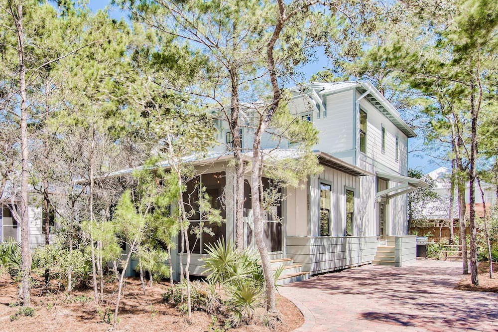 Photo of Outdoor in White's Gulfview