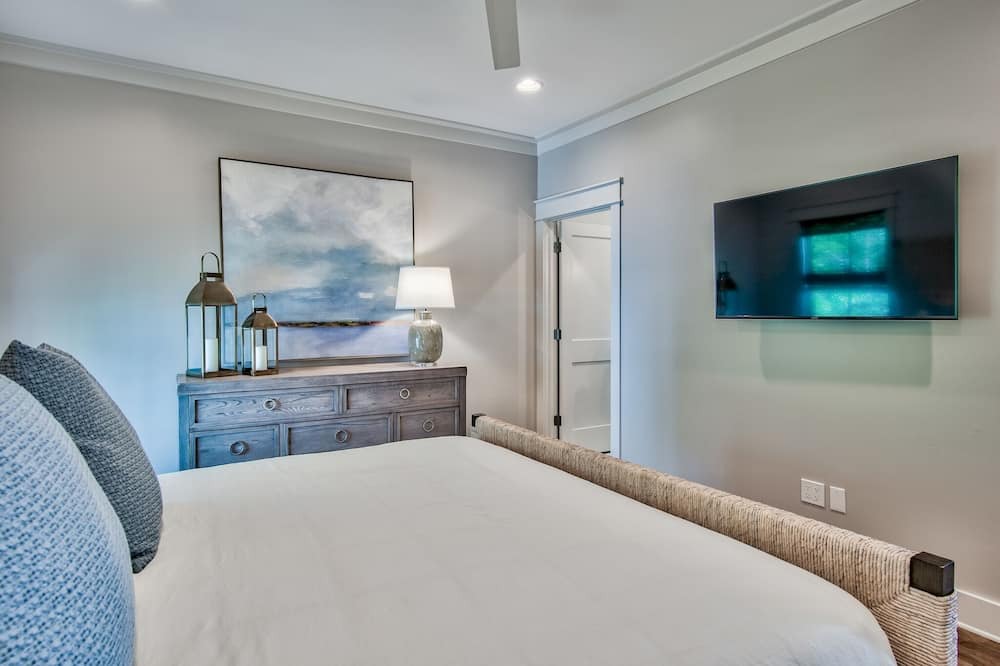 Photo of Bedroom in White's Gulfview