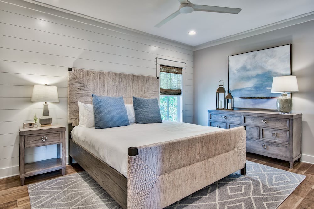 Photo of Bedroom in White's Gulfview