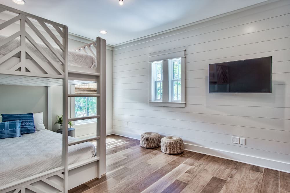 Photo of Bedroom in White's Gulfview