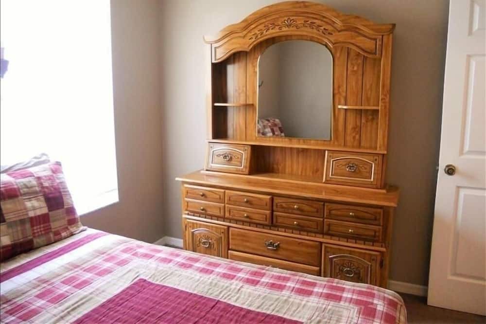 Photo of Bedroom in Lindfields