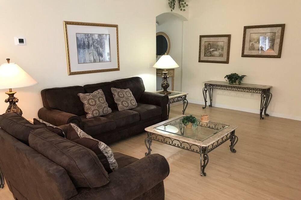 Photo of Livingroom in Thousand Oaks