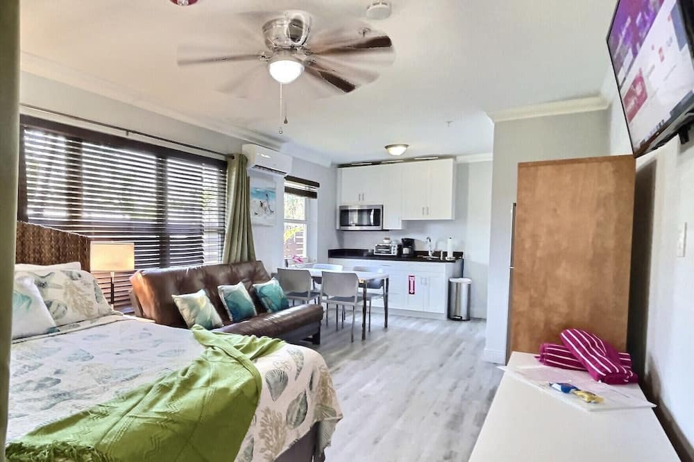 Photo of Bedroom in Coral Ridge