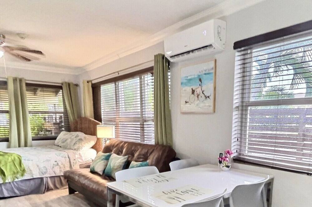 Photo of Bedroom in Coral Ridge