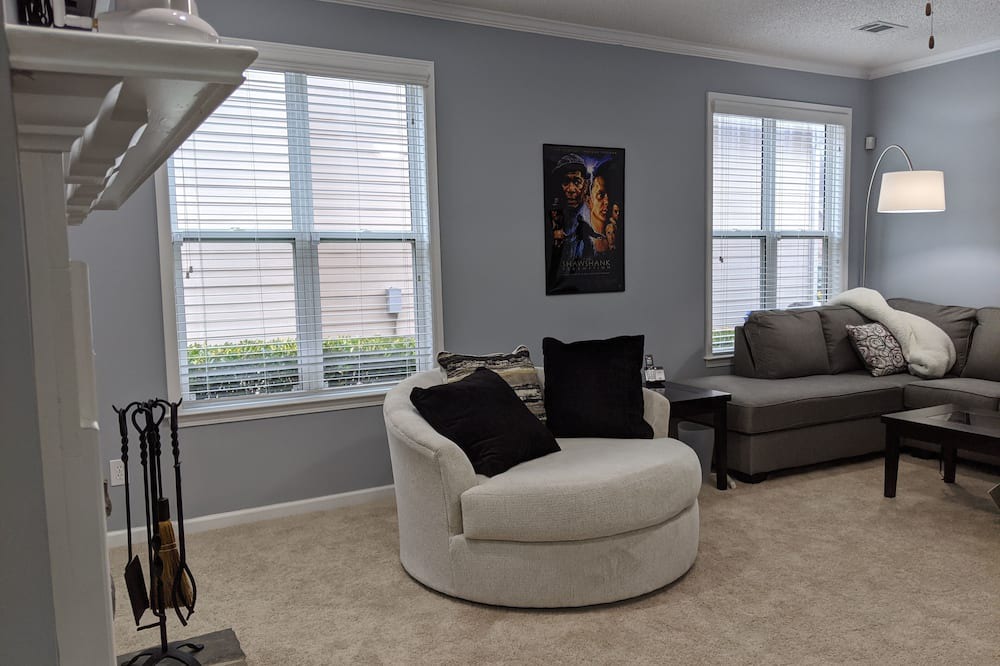 Photo of Livingroom in Fayetteville