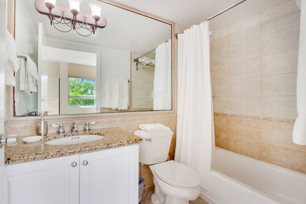 Photo of Bathroom in Southwest Coconut Grove