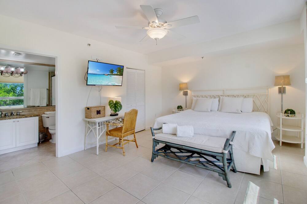 Photo of Bedroom in Southwest Coconut Grove