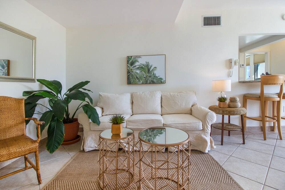 Photo of Livingroom in Southwest Coconut Grove