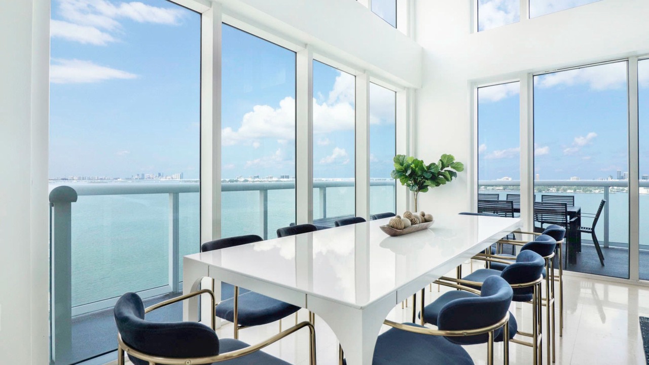 Photo of Livingroom in North Bay Village