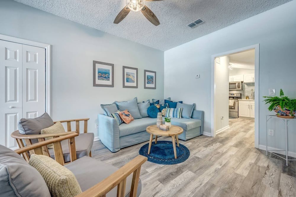 Photo of Livingroom in Jacksonville Beach