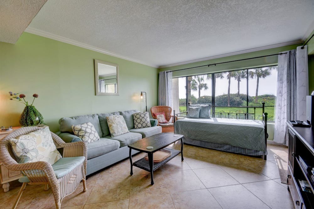 Photo of Livingroom in Amelia City