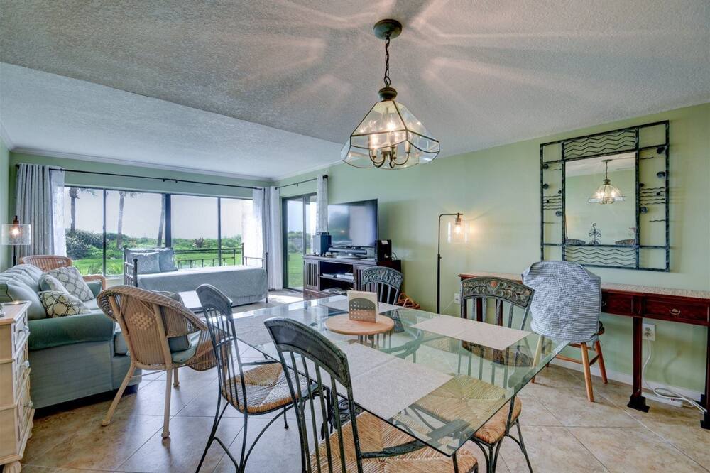 Photo of Livingroom in Amelia City