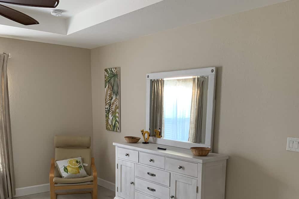 Photo of Bedroom in Venice Gardens