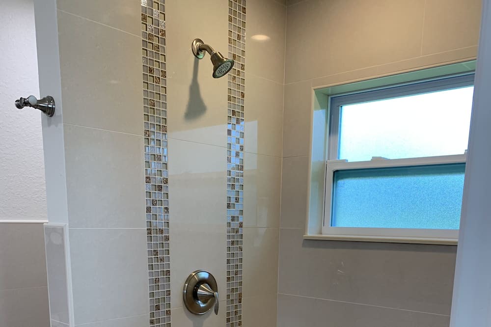 Photo of Bathroom in Venice Gardens