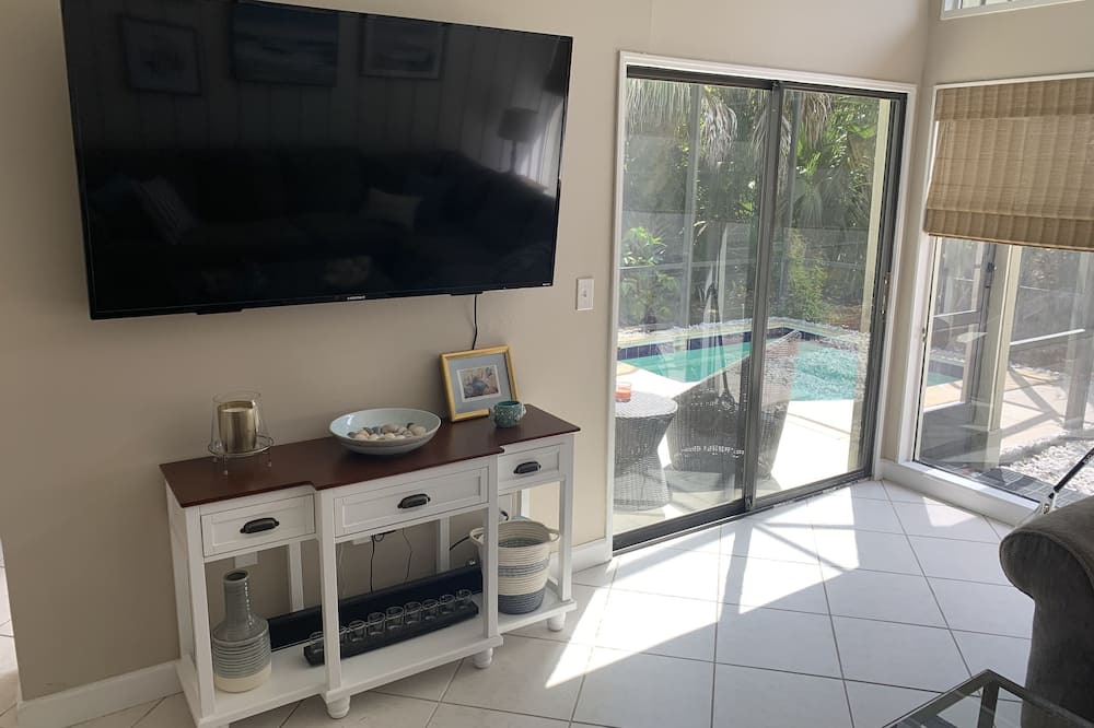 Photo of Livingroom in Sawgrass