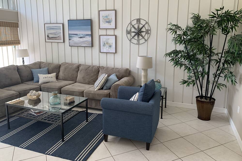 Photo of Livingroom in Sawgrass