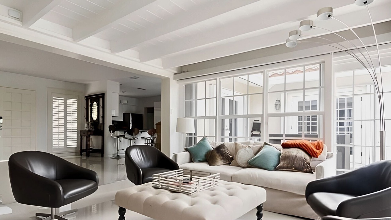 Photo of Livingroom in Harbor Beach