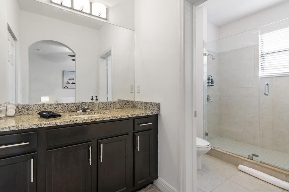 Photo of Bathroom in Davie