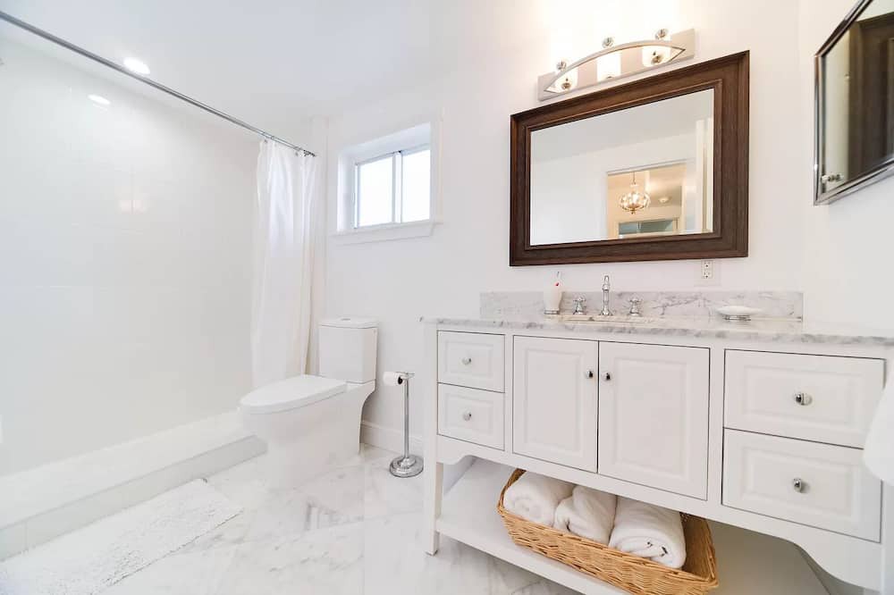 Photo of Bathroom in Ocean Ridge