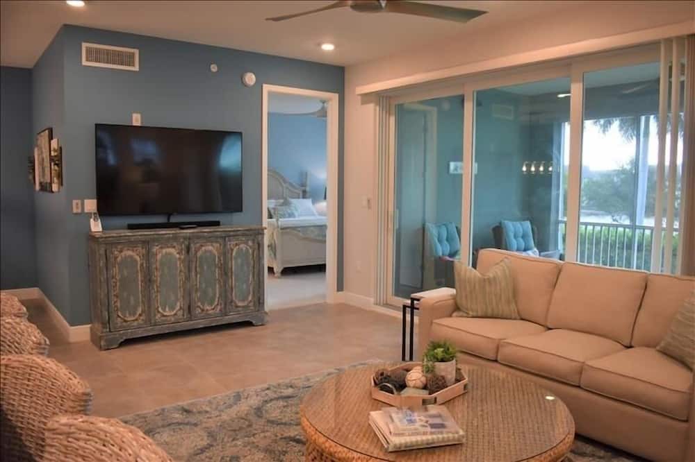 Photo of Livingroom in Whitney Beach