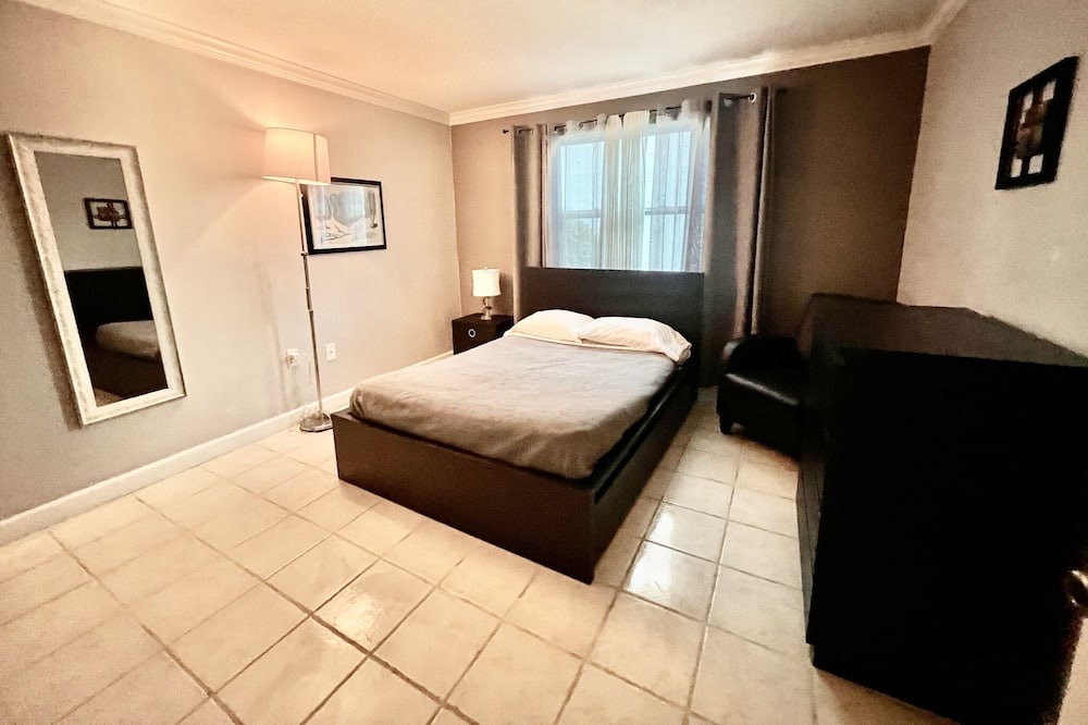Photo of Bedroom in Bearss Plaza