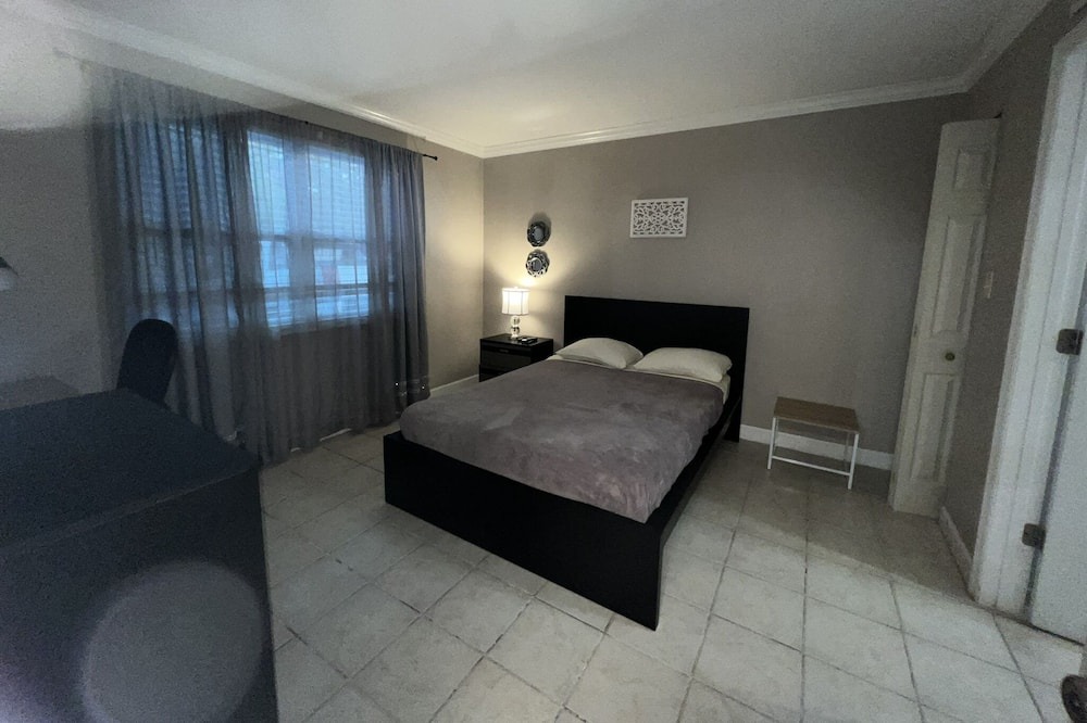 Photo of Bedroom in Bearss Plaza