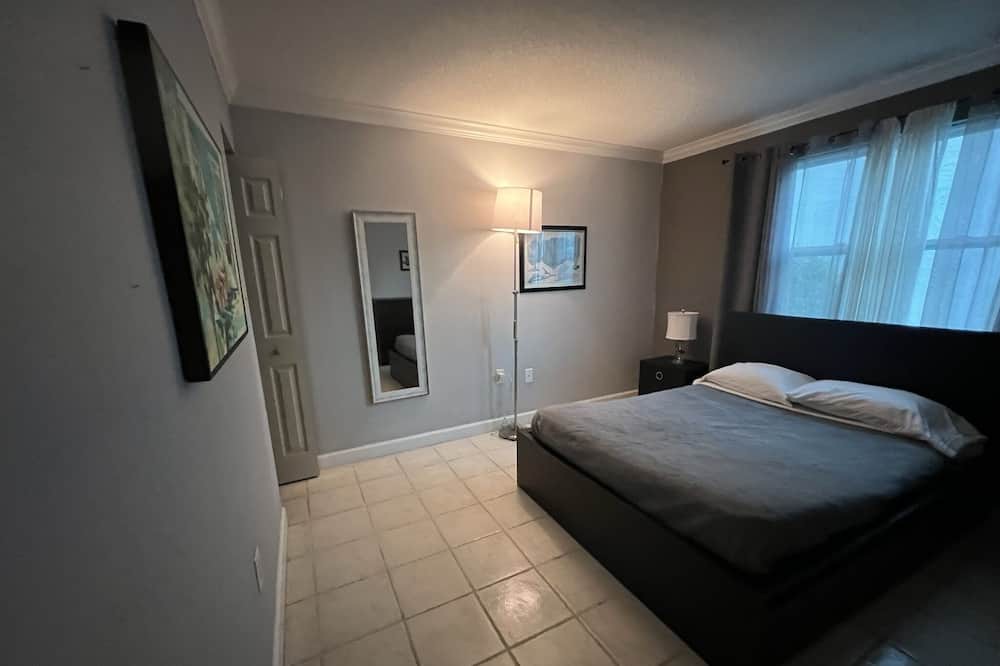 Photo of Bedroom in Bearss Plaza