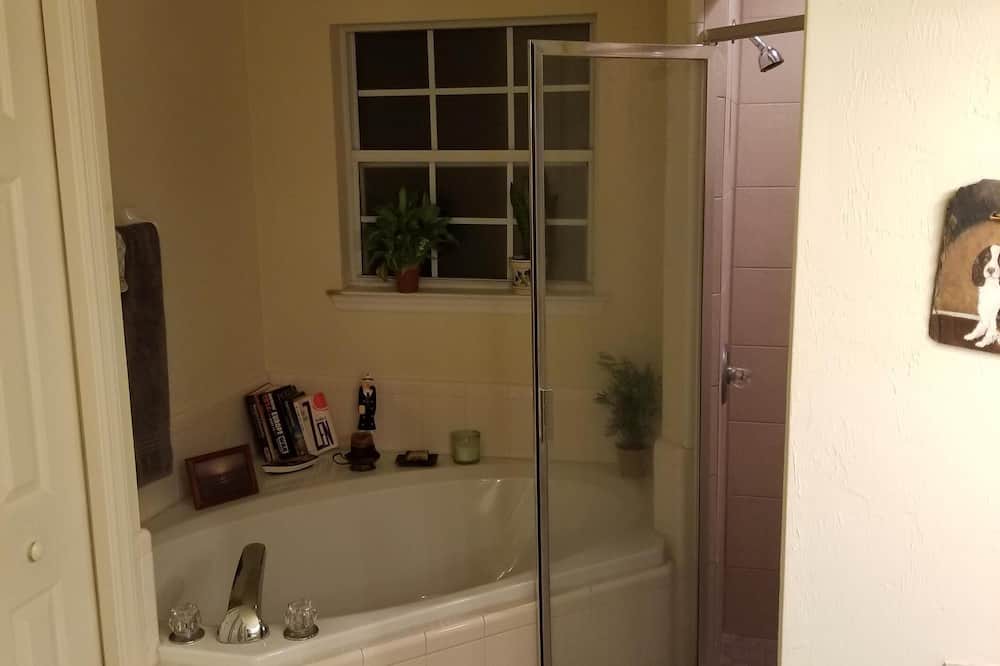 Photo of Bathroom in Gainesville