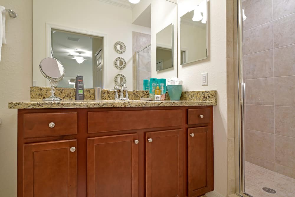 Photo of Bathroom in Lakewood Ranch
