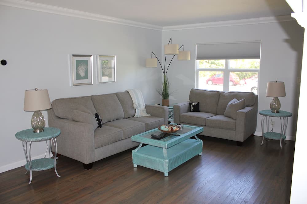 Photo of Livingroom in Southside