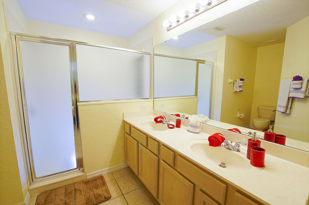 Photo of Bathroom in Highlands Reserve