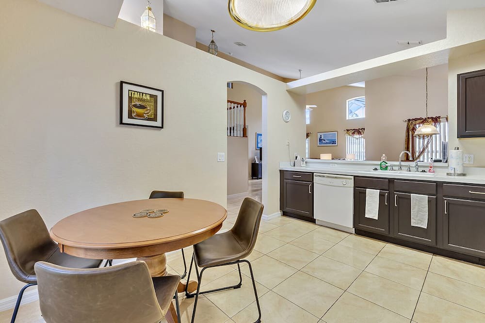 Photo of Kitchen in Highlands Reserve
